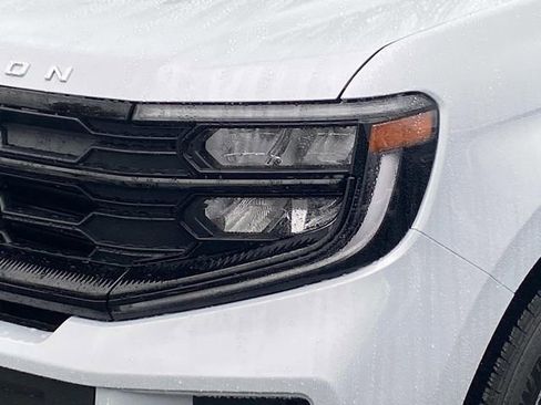 New 2025 Ford Expedition Active image 4