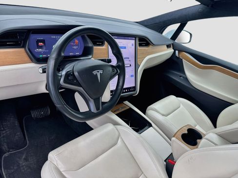Used 2020 Tesla Model X Long Range AWD/4WD image 7