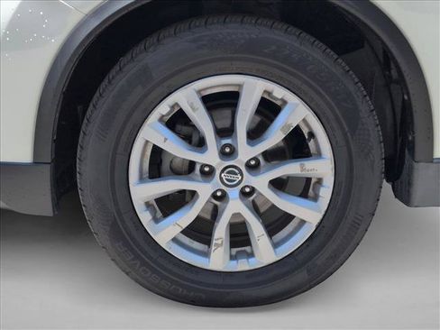 Used 2018 Nissan Rogue SV FWD image 24