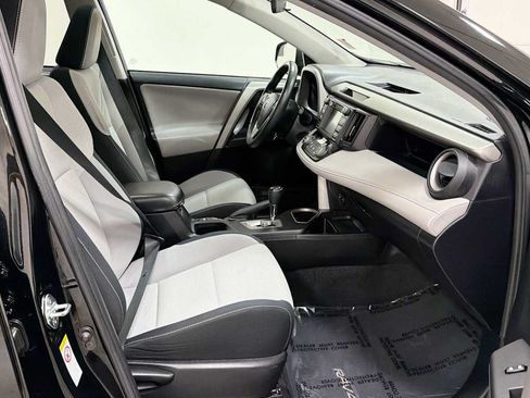 Used 2016 Toyota RAV4 XLE w/ Protection Package AWD/4WD image 29