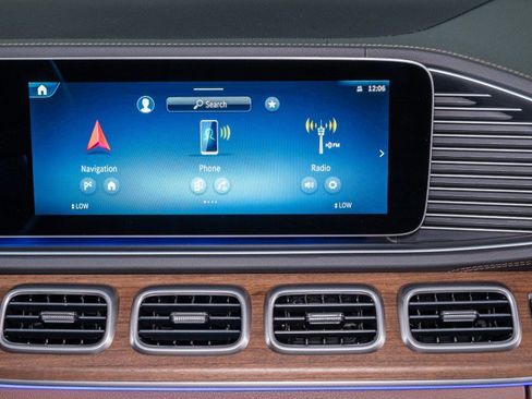 New 2026 Mercedes-Benz GLS 450 4MATIC image 18