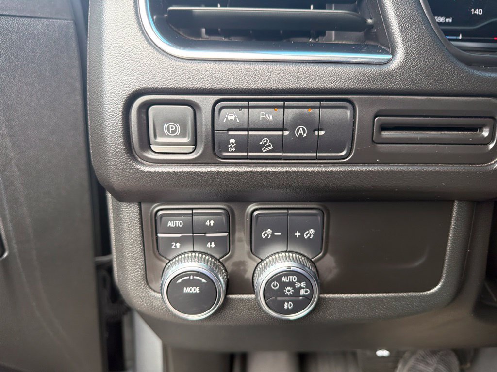 Used 2024 GMC Yukon AT4 AWD/4WD image 26