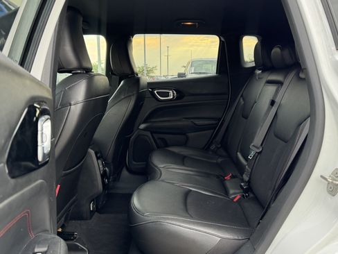 Used 2024 Jeep Compass Trailhawk AWD/4WD image 9