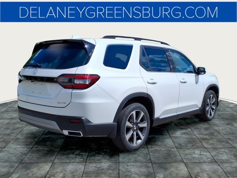 Used 2025 Honda Pilot Elite image 3