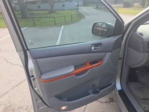 Used 2007 Toyota Sienna XLE image 16
