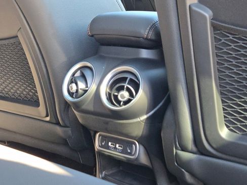 New 2025 Alfa Romeo Stelvio Sprint image 10