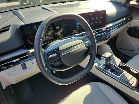 New 2026 Kia Sportage EX image 24