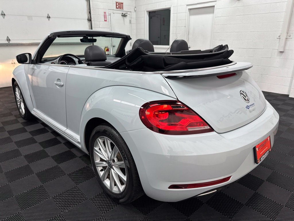 Used 2019 Volkswagen Beetle 2.0T SE FWD image 14
