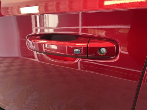 Used 2023 Chevrolet Suburban RST image 9