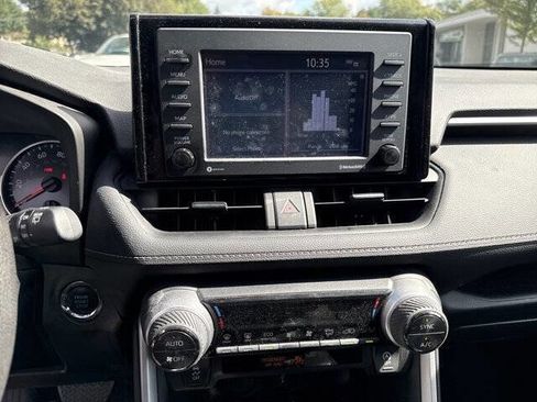 Used 2022 Toyota RAV4 XLE image 15