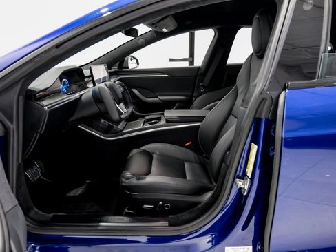 Used 2021 Tesla Model S Plaid image 9