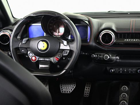 Used 2020 Ferrari 812 Superfast RWD image 59