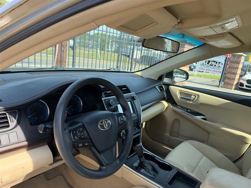 Used 2016 Toyota Camry LE FWD image 4