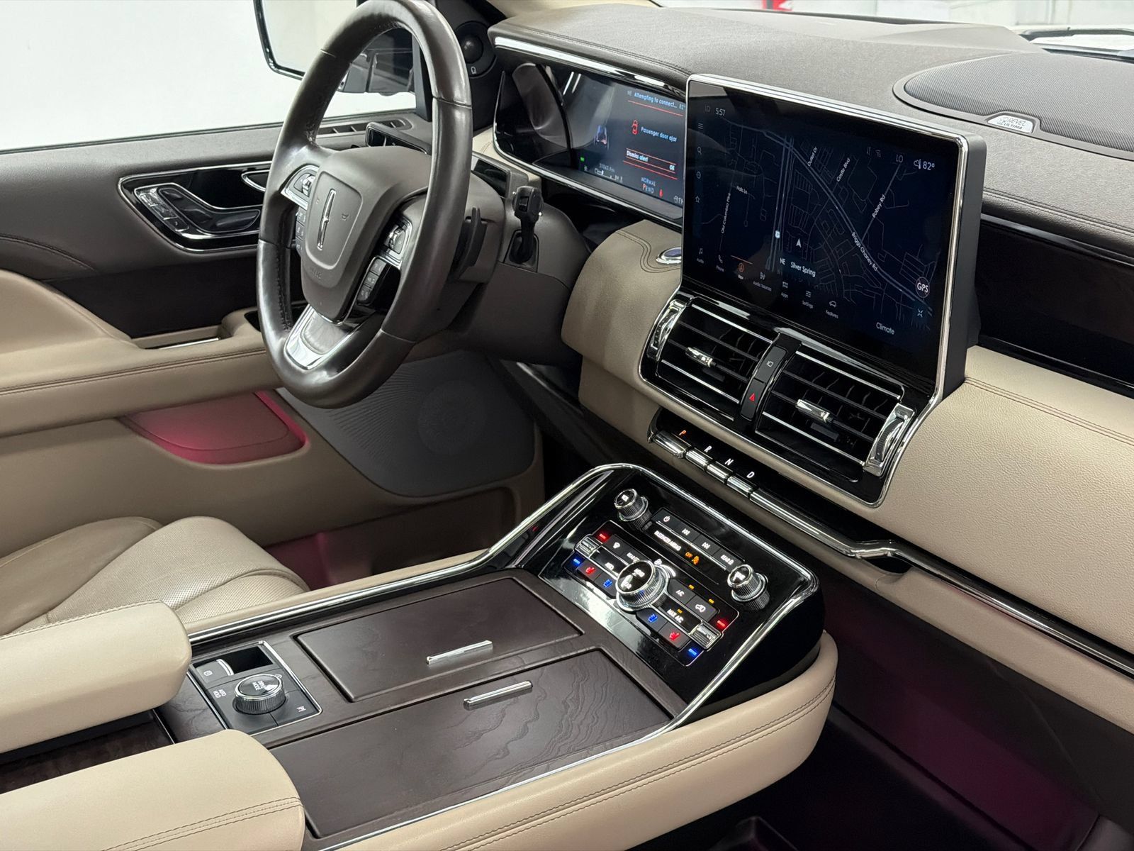 Certified 2023 Lincoln Navigator Reserve AWD/4WD image 12
