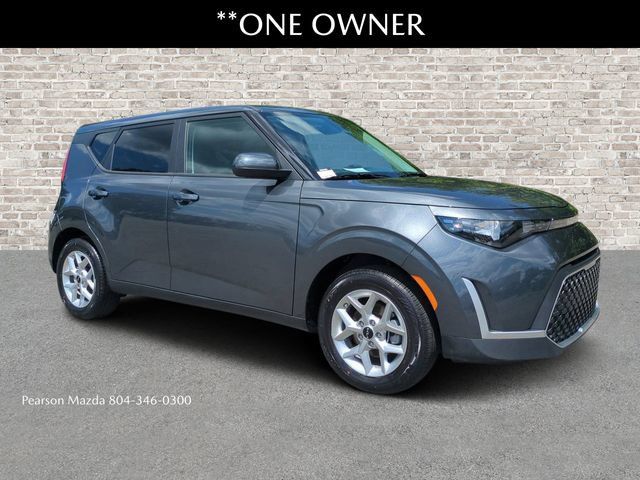 Used 2025 Kia Soul LX w/ LX Technology Package FWD image 1