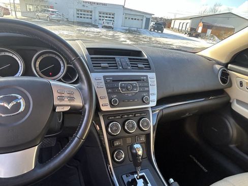Used 2009 MAZDA MAZDA6 s Grand Touring w/ Moonroof & Bose Pkg image 11