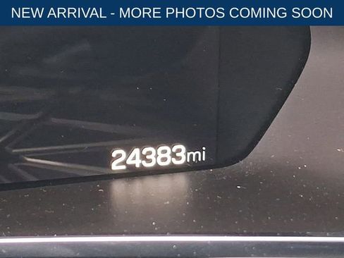 Used 2023 GMC Canyon Denali image 11