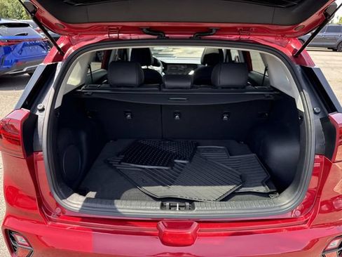 Used 2022 Kia Niro EX Premium FWD image 12