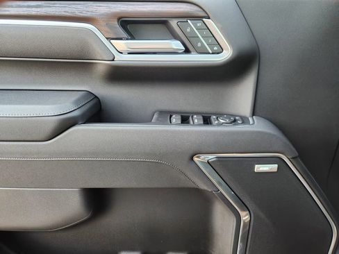 New 2026 GMC Sierra 1500 SLT image 16