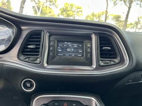 Used 2015 Dodge Challenger SXT w/ Driver Convenience Group RWD image 11