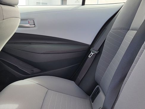 Used 2024 Toyota Corolla SE image 16