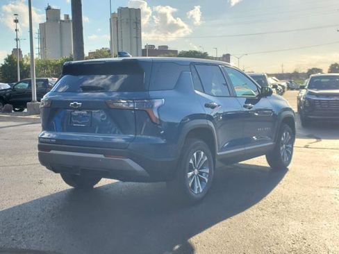 New 2026 Chevrolet Equinox LT w/ Convenience Package II image 2