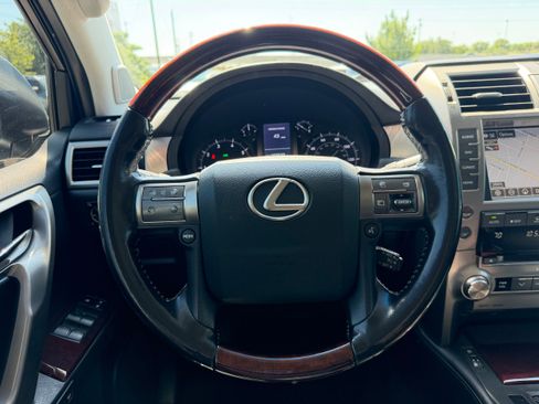 Used 2016 Lexus GX 460 w/ Premium Package AWD/4WD image 18