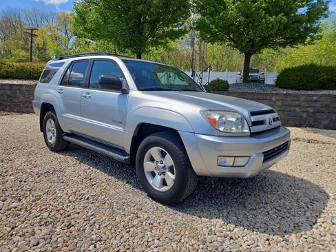 Used 2004 Toyota 4Runner Sport AWD/4WD image 1