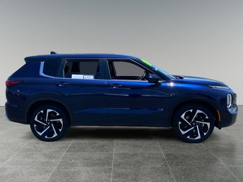 Used 2024 Mitsubishi Outlander SE AWD/4WD image 6