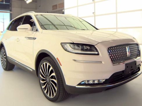 Used 2023 Lincoln Nautilus Black Label AWD/4WD image 3