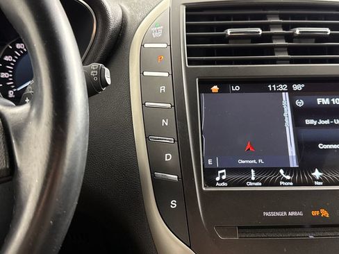 Used 2017 Lincoln MKC Select w/ Select Plus Package AWD/4WD image 19