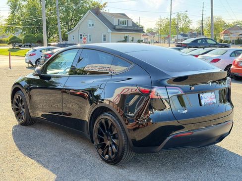 Used 2021 Tesla Model Y Long Range AWD/4WD image 6