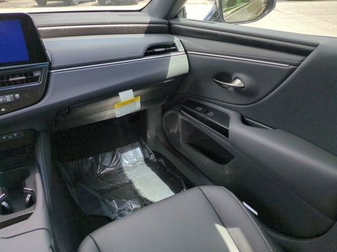 New 2025 Lexus ES 350 w/ Premium Package image 16