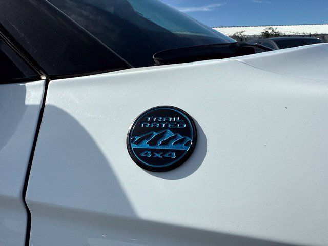 Used 2023 Jeep Grand Cherokee Trailhawk AWD/4WD image 9
