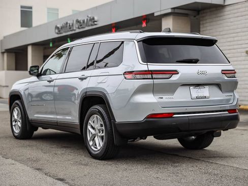 Used 2023 Jeep Grand Cherokee L Laredo w/ Trailer Tow Group (B) AWD/4WD image 4