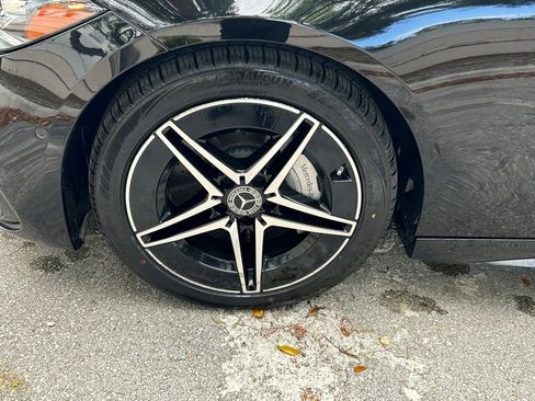 Used 2025 Mercedes-Benz C 300 4MATIC Sedan image 29