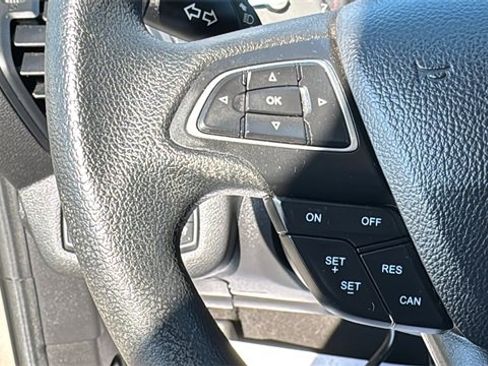 Certified 2018 Ford Escape SE w/ SE Sync 3 Package image 16