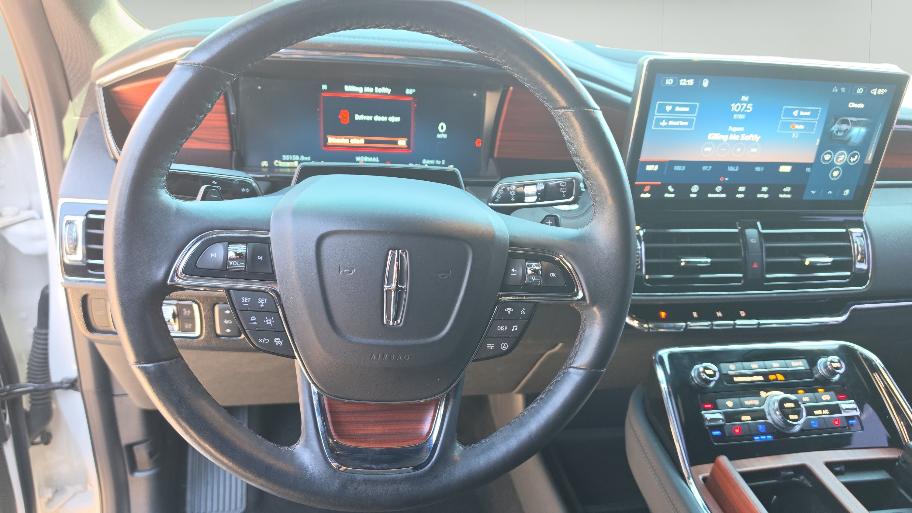 Used 2024 Lincoln Navigator Premiere AWD/4WD image 11