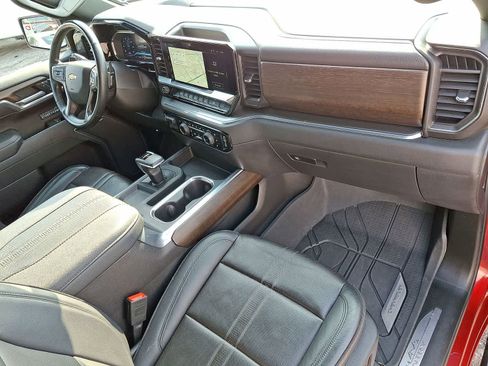 Used 2025 Chevrolet Silverado 1500 High Country image 36