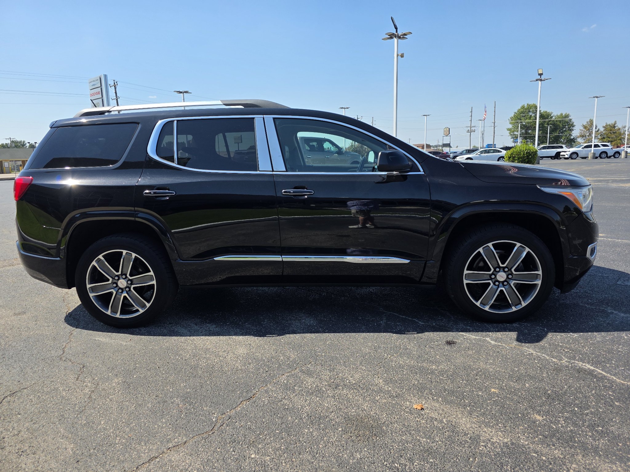 Used 2019 GMC Acadia Denali w/ Technology Package AWD/4WD image 5