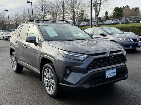 Used 2025 Toyota RAV4 XLE Premium image 2