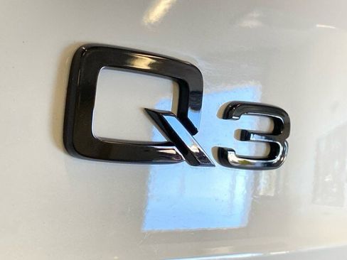 Used 2023 Audi Q3 2.0T Premium w/ Black Optic Sport Package image 7
