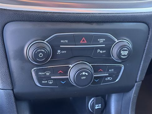 Used 2021 Dodge Charger SXT w/ Leather Interior Group image 18