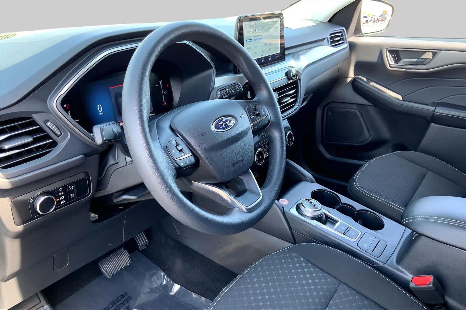 Used 2025 Ford Escape Active AWD/4WD image 17