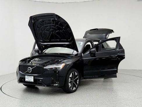 New 2026 Volvo XC60 B5 Plus w/ Protection Package Premier AWD/4WD image 9
