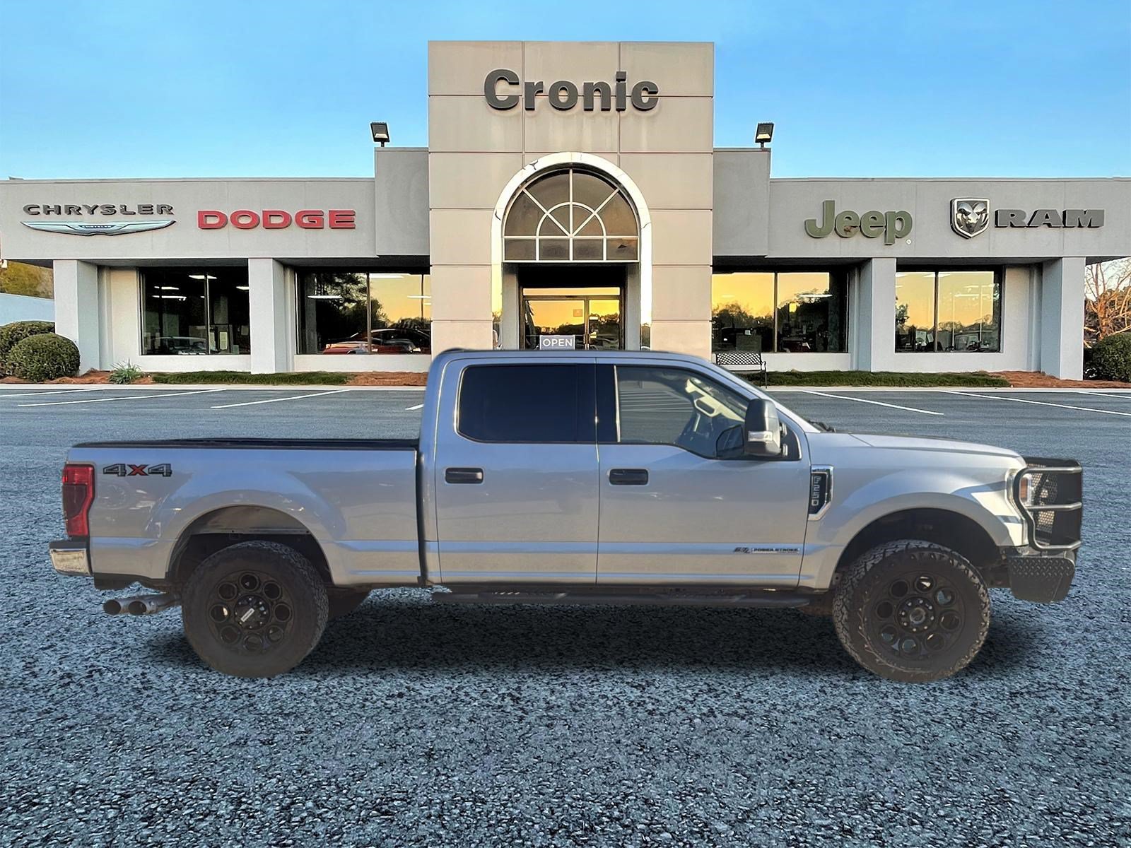 Used 2020 Ford F250 XLT AWD/4WD image 2
