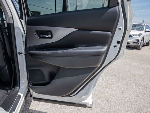 Used 2023 Nissan Murano SV FWD image 14