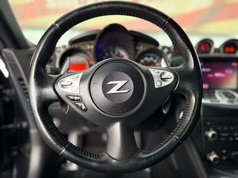 Used 2017 Nissan 370Z w/ Sport Package image 24