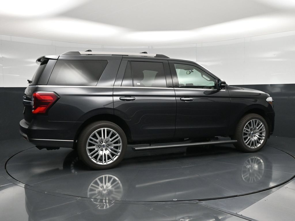 Used 2024 Ford Expedition Limited AWD/4WD image 4