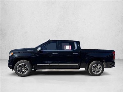 Used 2023 Chevrolet Silverado 1500 High Country w/ Technology Package image 2